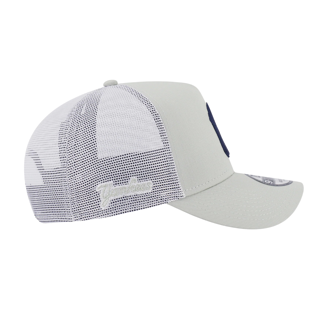 New Era New York Yankees Color Era 2-Tone 9Forty Af Trucker Cap GRASS