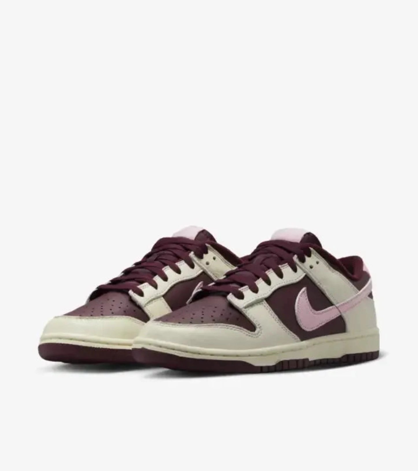Nike Dunk Low Valentines Day 2023
