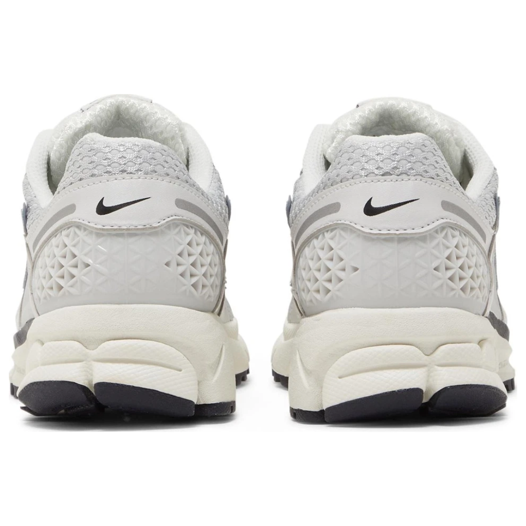 Nike Zoom Vomero 5 Photon Dust Chrome (Womens)